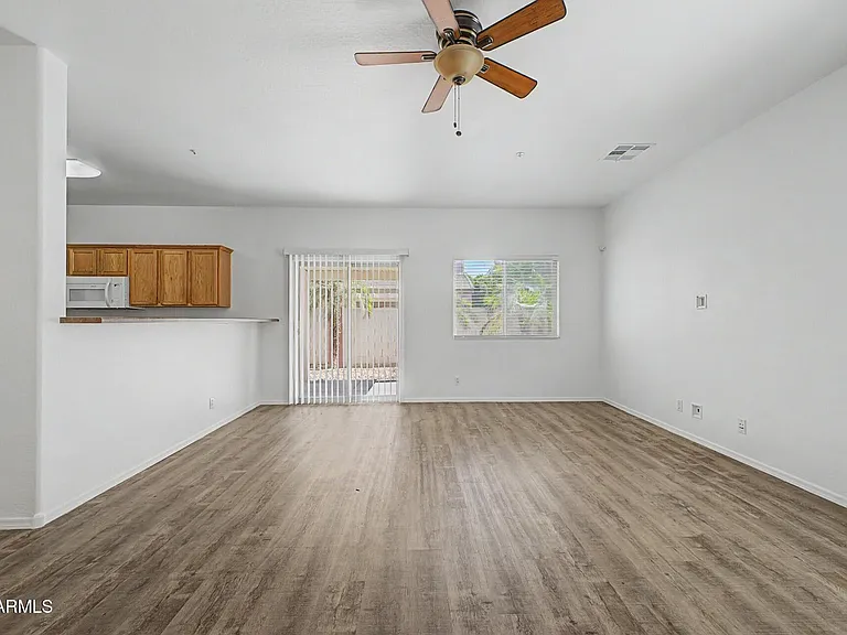 8777 W Dahlia Dr — Photo 11