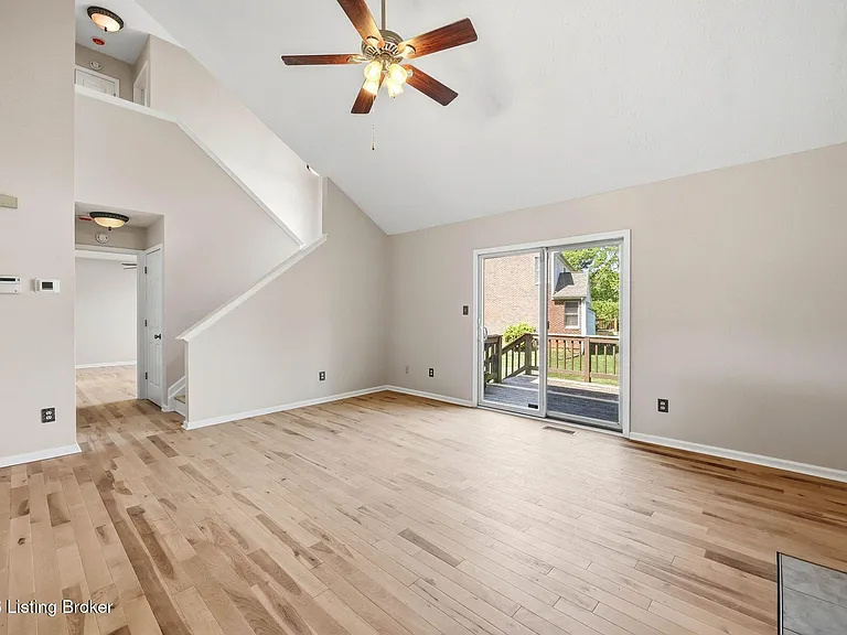 4029 Orchard Lake Dr — Photo 7