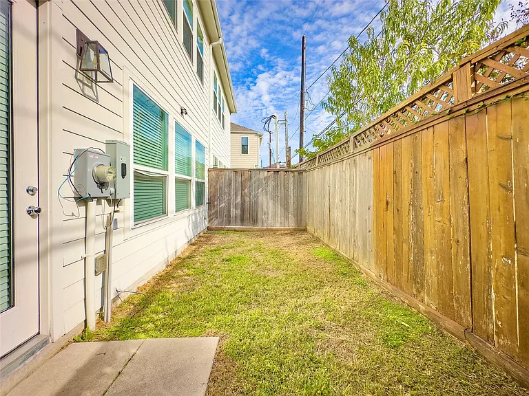 1602 Westside Gardens Ln — Photo 26
