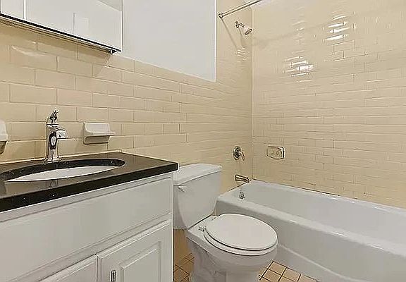 5th image of 667 Meeker Ave APT 2R
