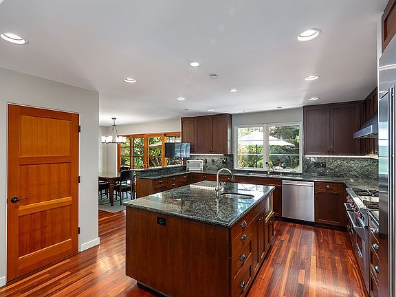 Chef's Kitchen
