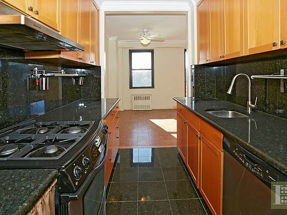 3rd image of 2400 Johnson Ave APT 6C