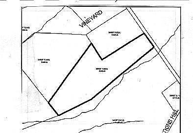 2nd image of 8 Vineyard Ln