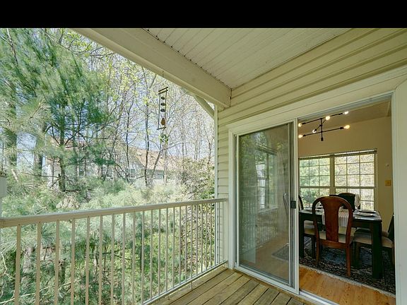 3rd image of 15604 Everglade Ln