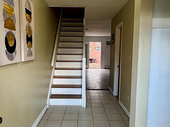 3rd image of 64 Patio Road