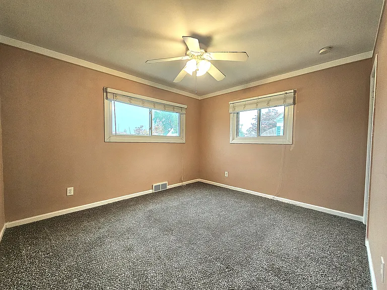 28522 Cambridge St — Photo 8