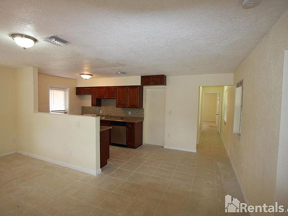 5th image of 506 S F St