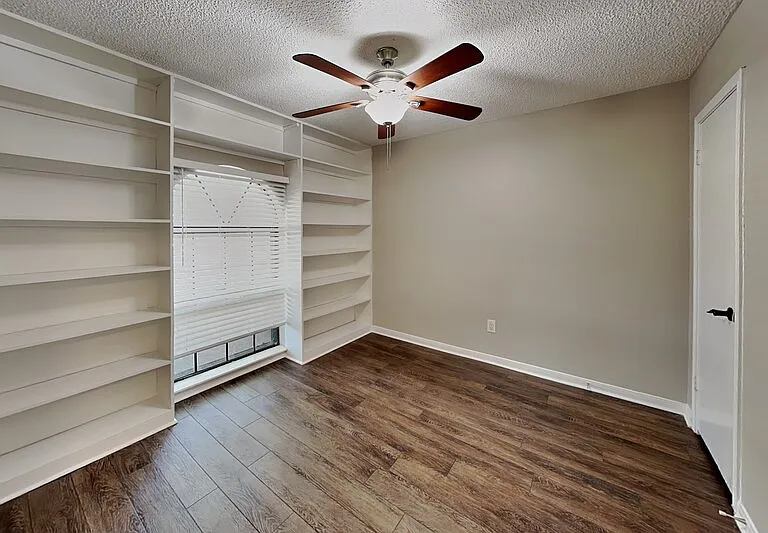 7709 Silveridge Dr — Photo 12