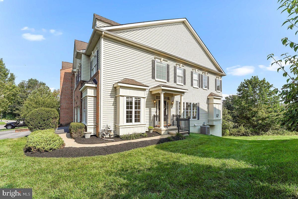 3108 Woodsedge Dr, Garnet Valley, PA 19060 | Zillow