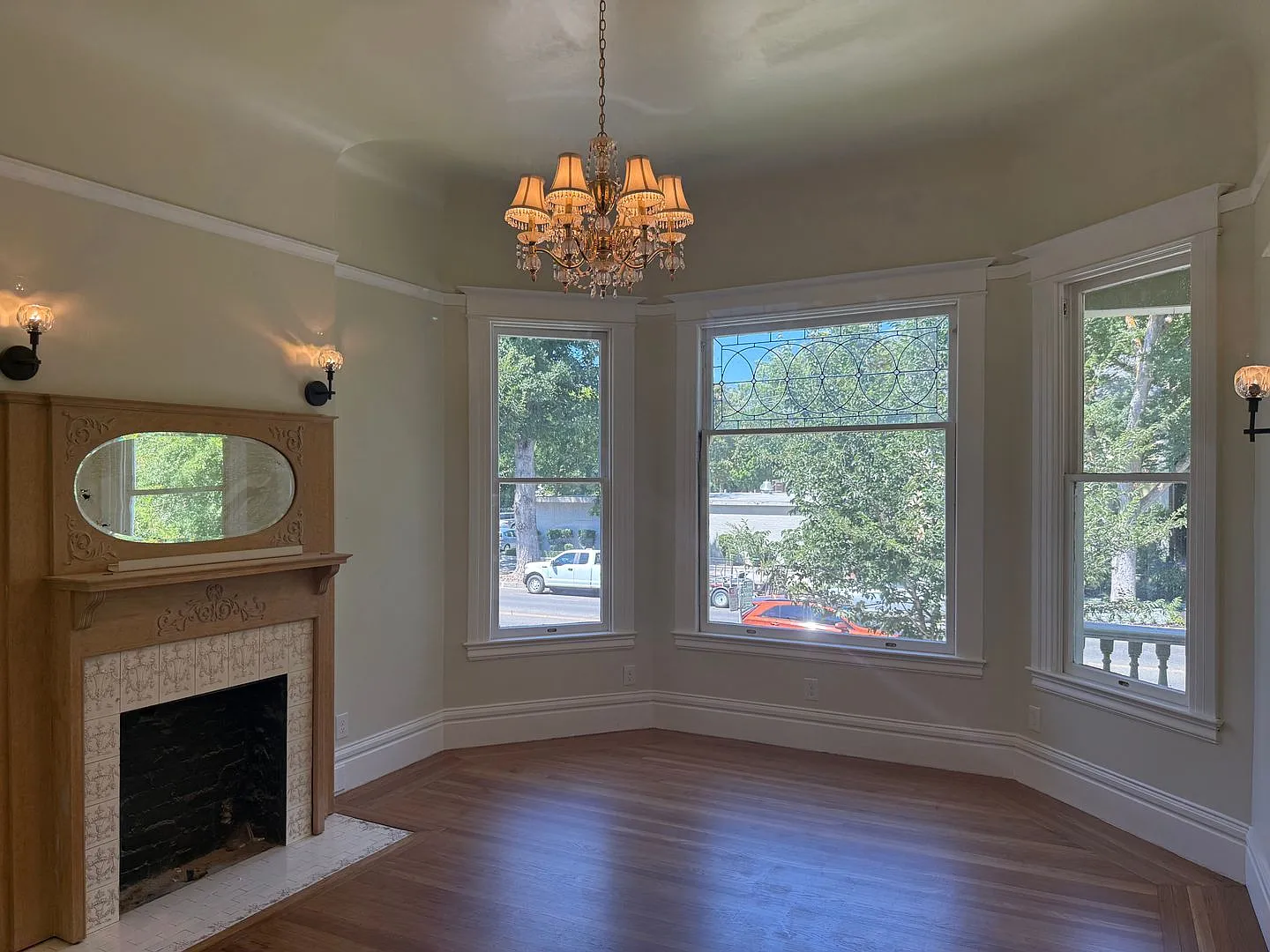 2210 Capitol Ave — Photo 1