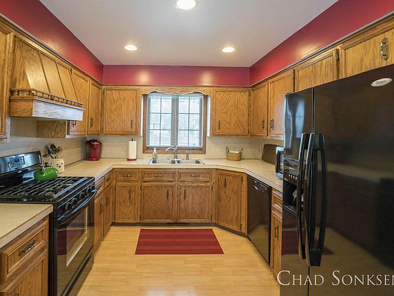 4th image of 550 Westfield Dr NW