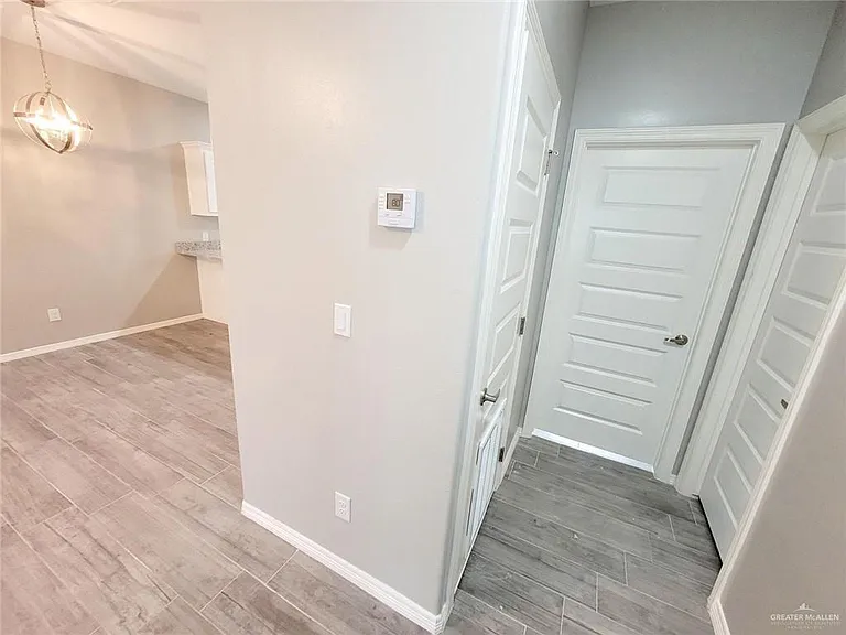 1817 Davenport St #4 — Photo 10