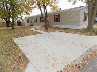 39573 Neston St, Novi, MI 48377