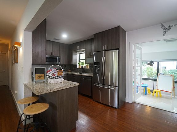 4th image of 13030 NE 4th Ave #1