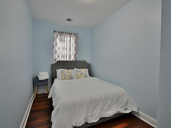 4th image of 294 Ege Ave #3