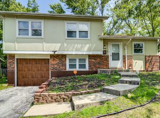 17651 Hillcrest Dr, Country Club Hills, IL 60478