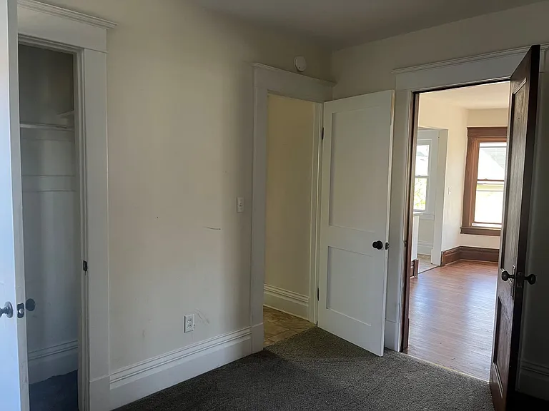 104 Helen St — Photo 7