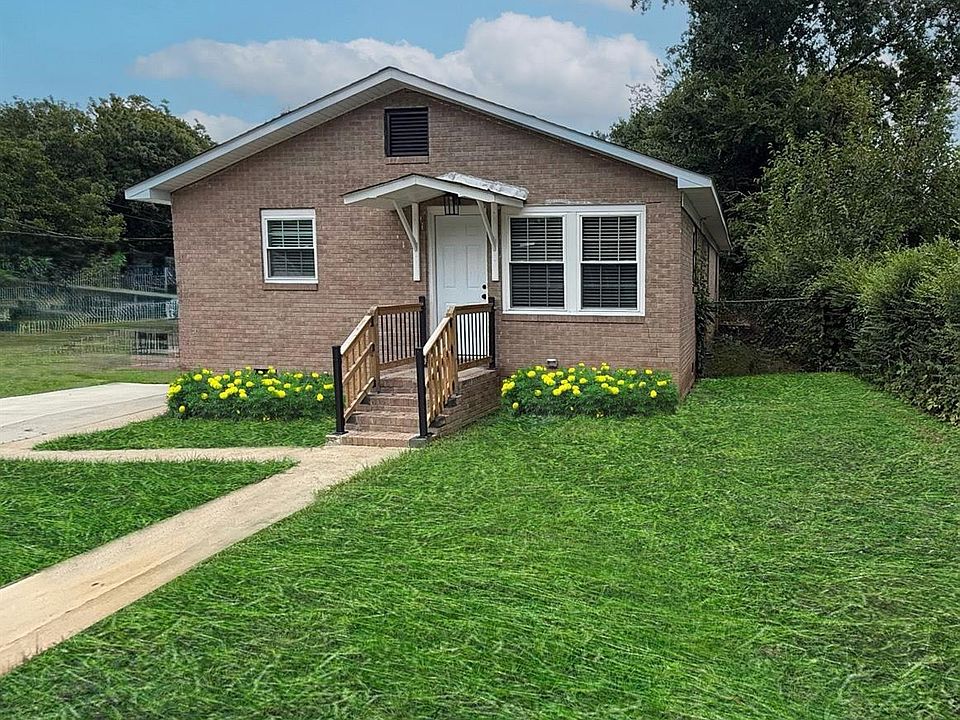 1st image of 436 Clinton Ave