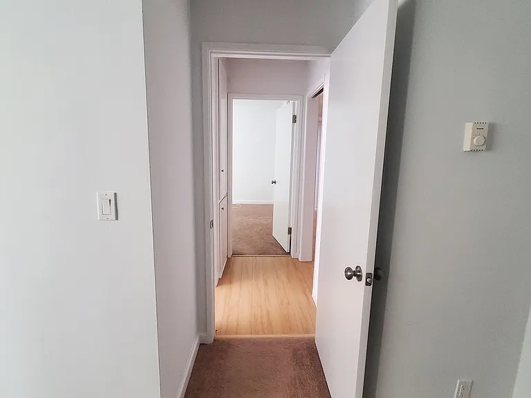 2212 S Bentley Ave — Photo 9