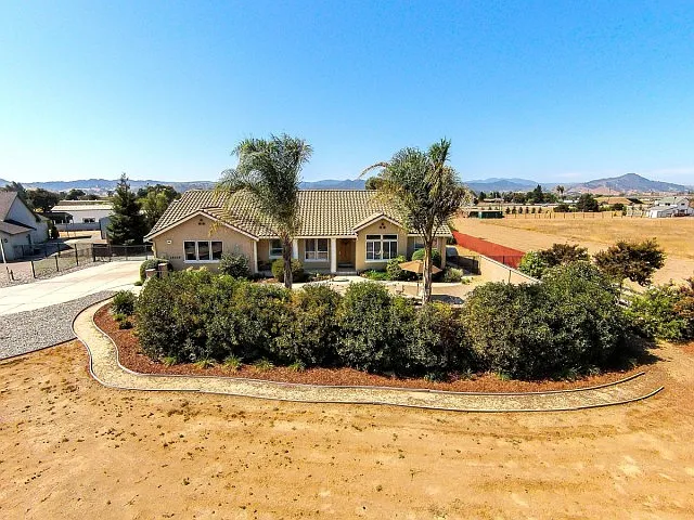 14375 Sycamore Ave photo 1