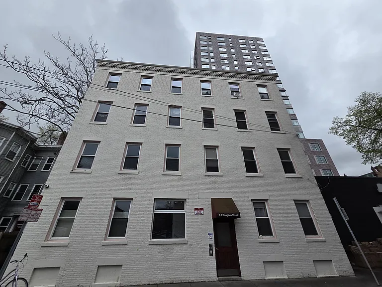 6 Douglass St #4 — Photo 10