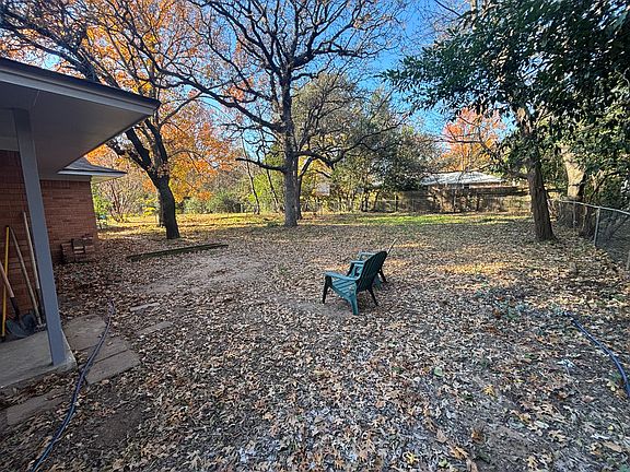 4th image of 2603 Robinwood Ln