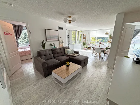 745 New Westminster Dr Unit 409, Vaughan, ON L4J 8J9