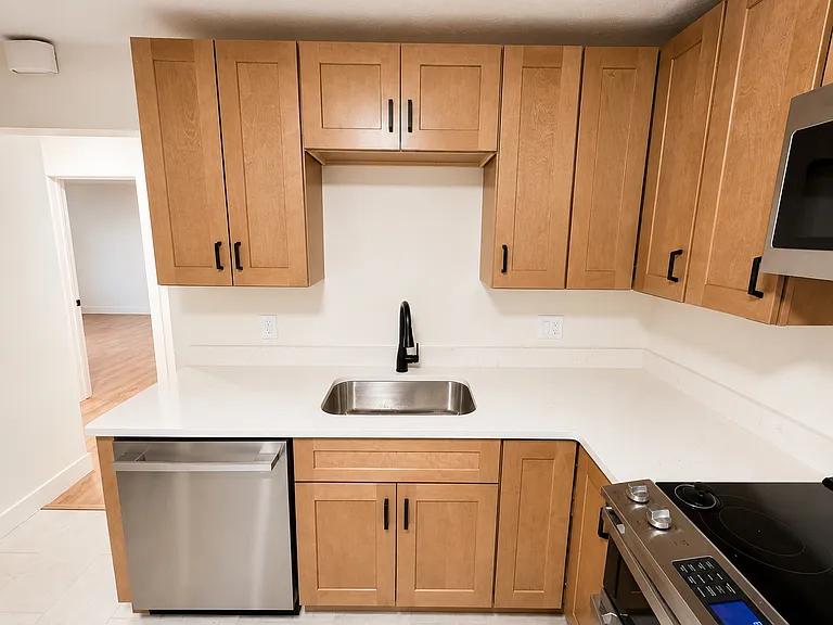1823 E Stratford Ave — Photo 3