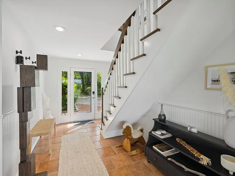 10 N Neck Ln — Photo 6