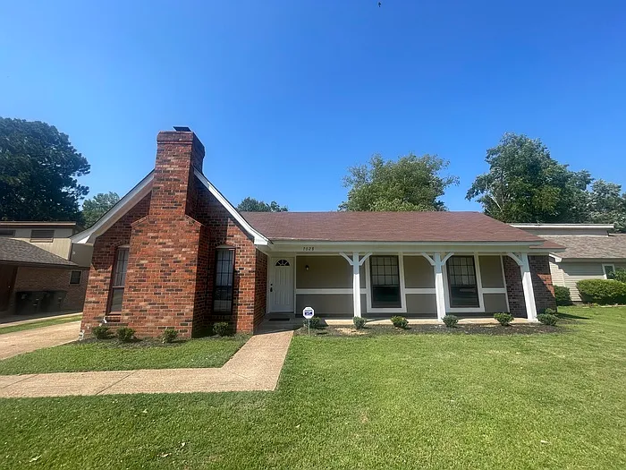 7028 Rose Trail Dr — Photo 1