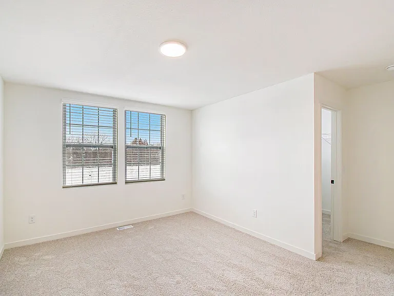 619 W Marion St — Photo 10