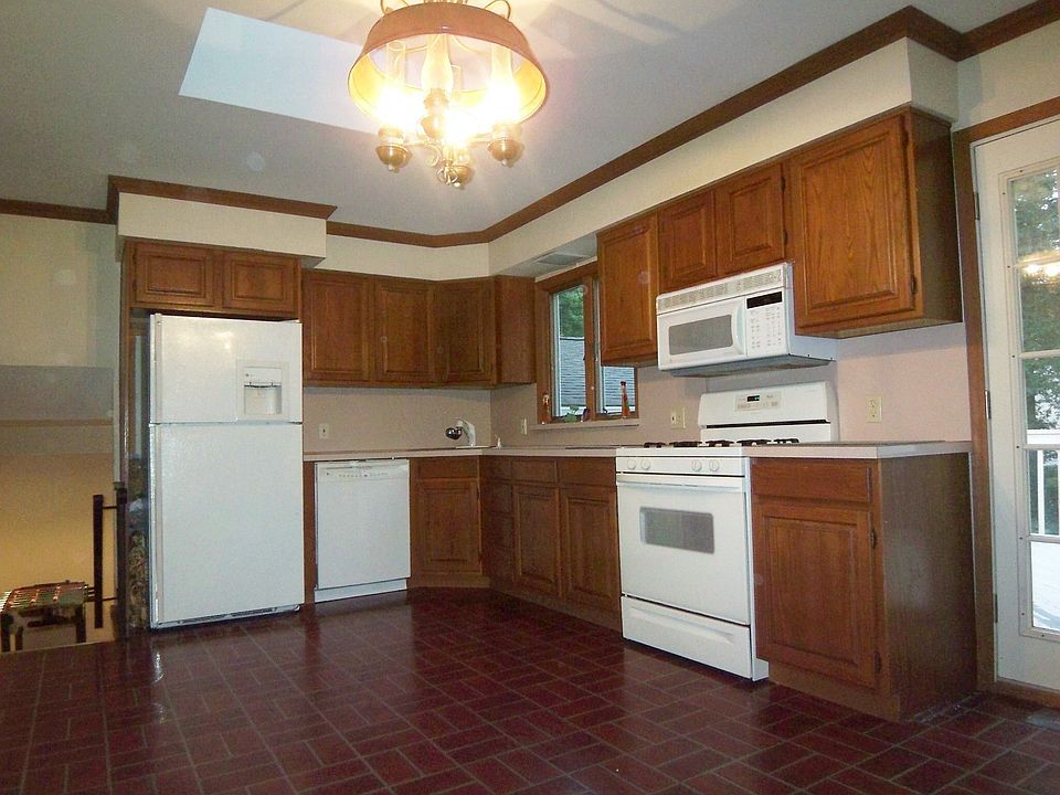 2nd image of 16 Dolores Dr