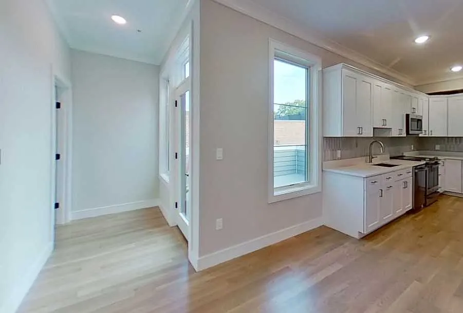 5 bed, $7,495 — Photo 2