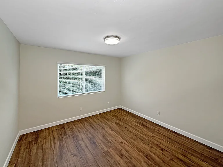 4835 Niagara Ave #2 — Photo 9