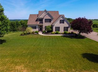 121 Timberlee Dr, Evans City, PA 16033