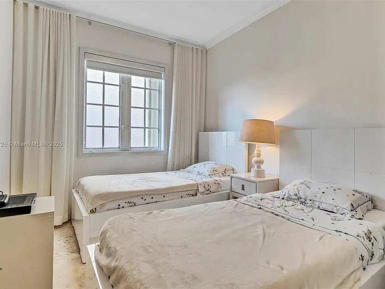 19227 Fisher Island Dr #19227 — Photo 10