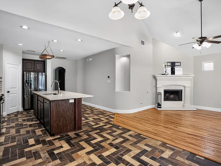 6523 Prairie Flower Trl — Photo 6
