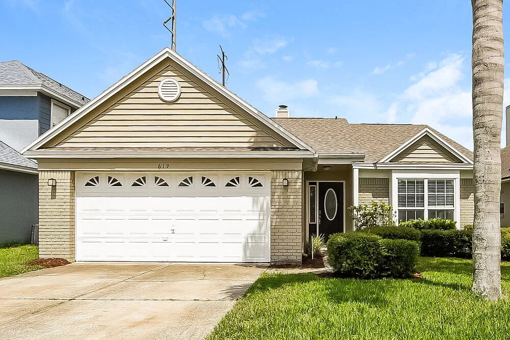 3 bed, 2.0 bath, 1547 sqft, $2,605 — Photo 1