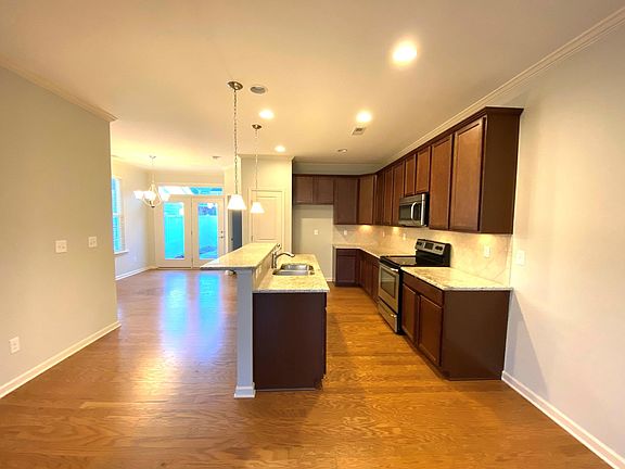 4th image of 1234 Assembly St