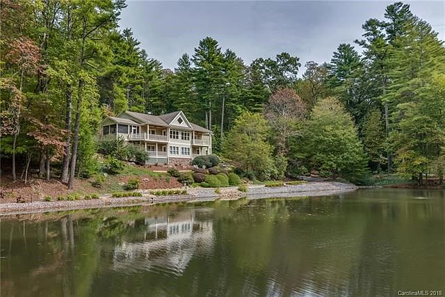 Private driveway on lake shared by 3 home sites