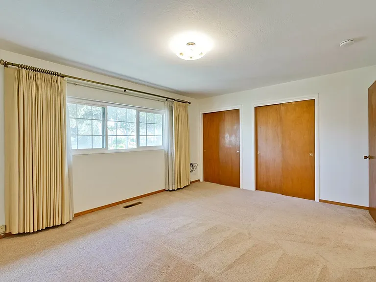 130 S Avalon Dr — Photo 49