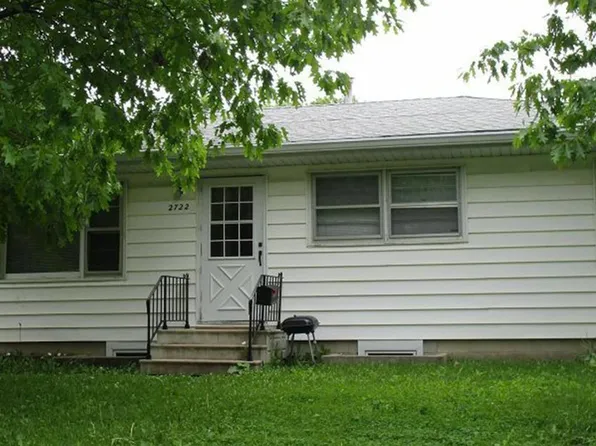 821 W 28th St, Cedar Falls, IA 50613