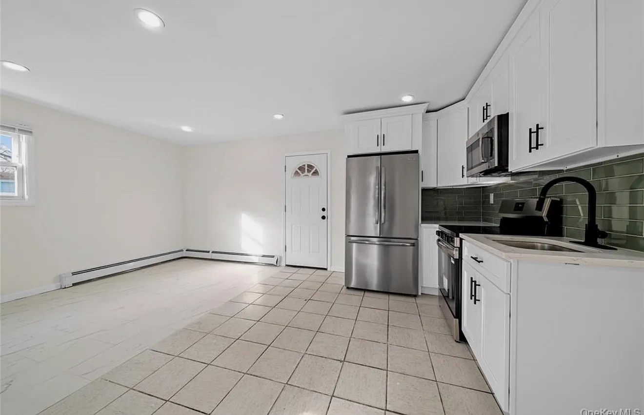 3 bed, $3,100 — Photo 3