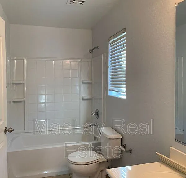 5809 E Hampton Ave — Photo 8