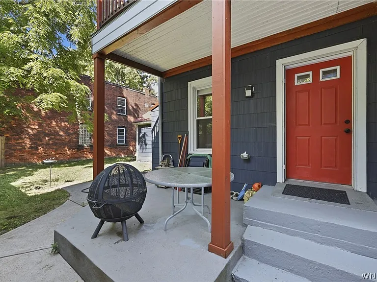 250 West Ave — Photo 24