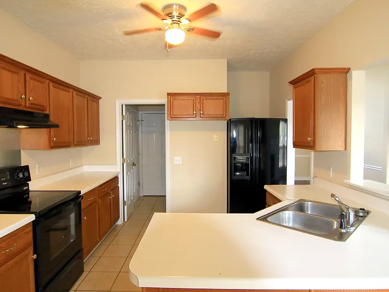 2123 Moonlite Ct — Photo 17