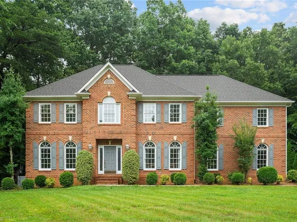 8603 Case Ridge Dr, Oak Ridge, NC 27310