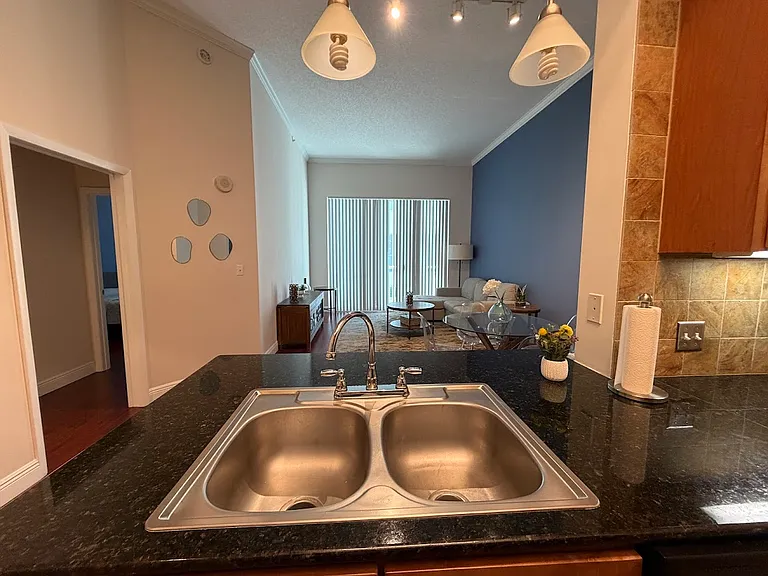 2000 N Bayshore Dr #126 — Photo 15