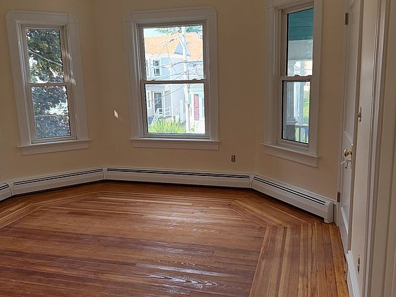 5th image of 367 Ames St #2