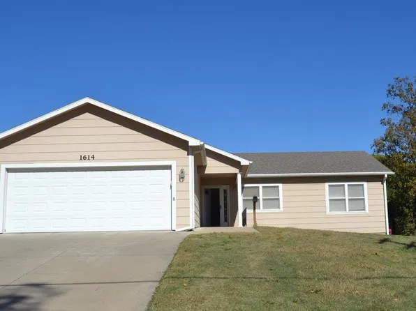 1614 W 1st St, Abilene, KS 67410